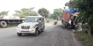 One killed, one injured in collision between truck and trailer near Jamshedpur