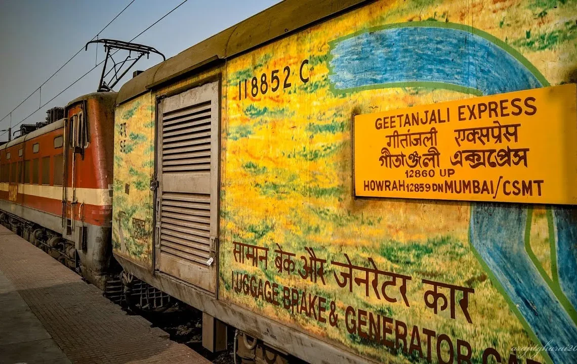 Man grievously injured after jumping off train near Ghatsila station