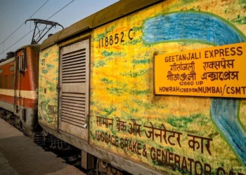 Man grievously injured after jumping off train near Ghatsila station