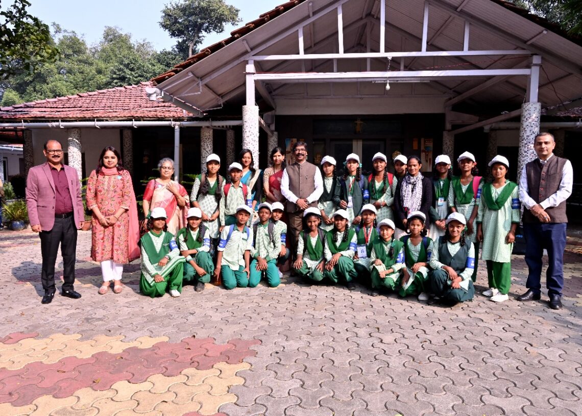 Now, Jharkhand government to give funds to all girls of a family for studies