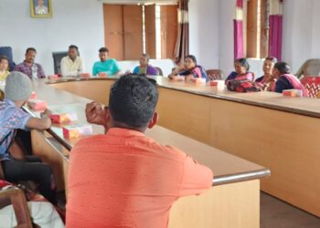 IIT ISM Dhanbad experts give tips to tribal farmers in Jamtara 