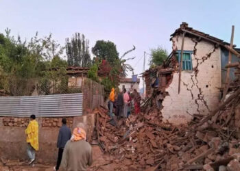PM Modi expresses solidarity after earthquake in Nepal kills 132