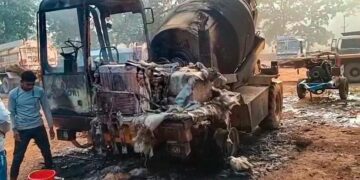 Chhattisgarh: Naxals set ablaze 14 vehicles, machines involved in construction in Dantewada
