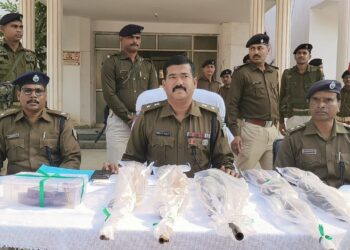 Jharkhand: Garhwa police give blow to JJMP, recover 4 rifles 