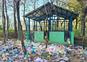 Swachh Bharat Grameen fails in Jammu and Kashmir: Water sources contaminated, segregation sheds become dumping grounds