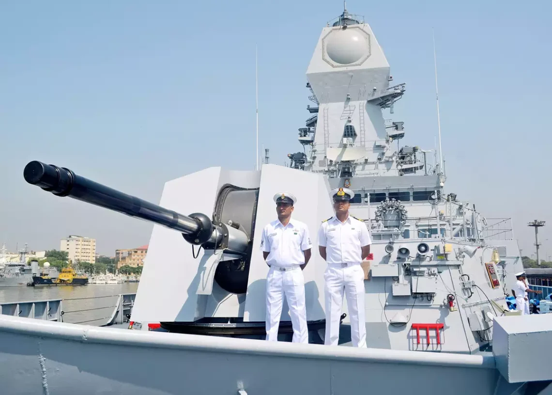 Recruitment for 910 posts in Indian Navy; 10th pass, graduates can apply