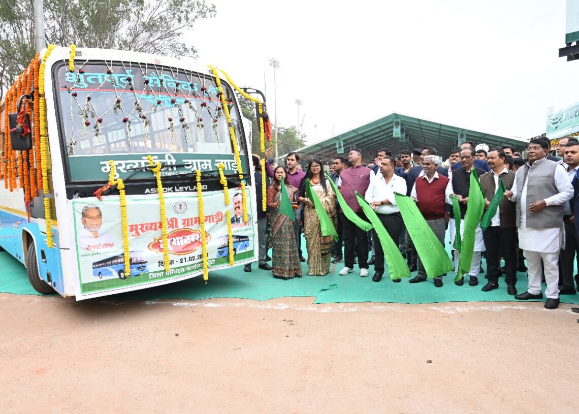 Jharkhand News: CM Champai Soren flags off 83 vehicles under Gram Gaadi Yojana