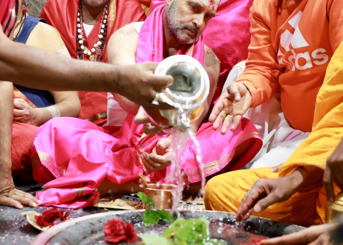 Jharkhand News: Rahul Gandhi offers prayers to Baba Baidyanath in Deoghar 