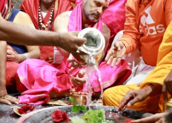 Jharkhand News: Rahul Gandhi offers prayers to Baba Baidyanath in Deoghar 