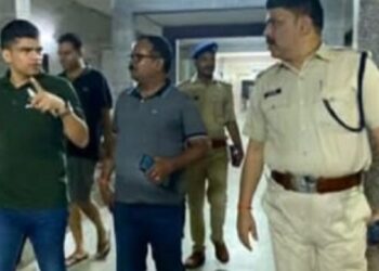 Jharkhand News: Trade union leader Rameshwar Pandey’s bodyguard shot at and injured in Jamshedpur