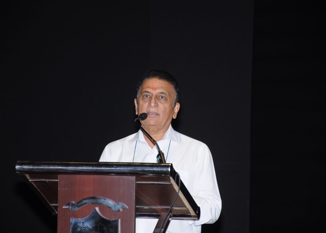 Sunil Gavaskar inspires Jamshedpur youth, asks players not to ignore education