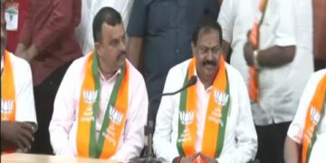 Srinivas Murthy joins BJP