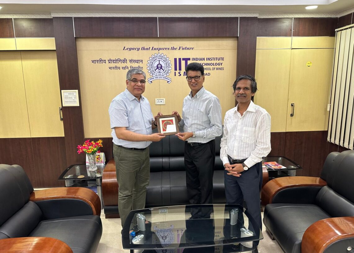 IIT ISM Talk: Expert explains technique for strengthening foundation soil