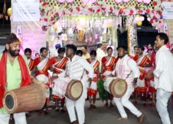 Jharkhand News: Voter awareness campaign marks Madhuri Dixit’s birthday celebration in Jamshedpur 