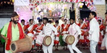 Jharkhand News: Voter awareness campaign marks Madhuri Dixit’s birthday celebration in Jamshedpur 