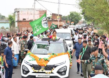 Kalpana Soren concludes poll campaign with mega road show in Gandey