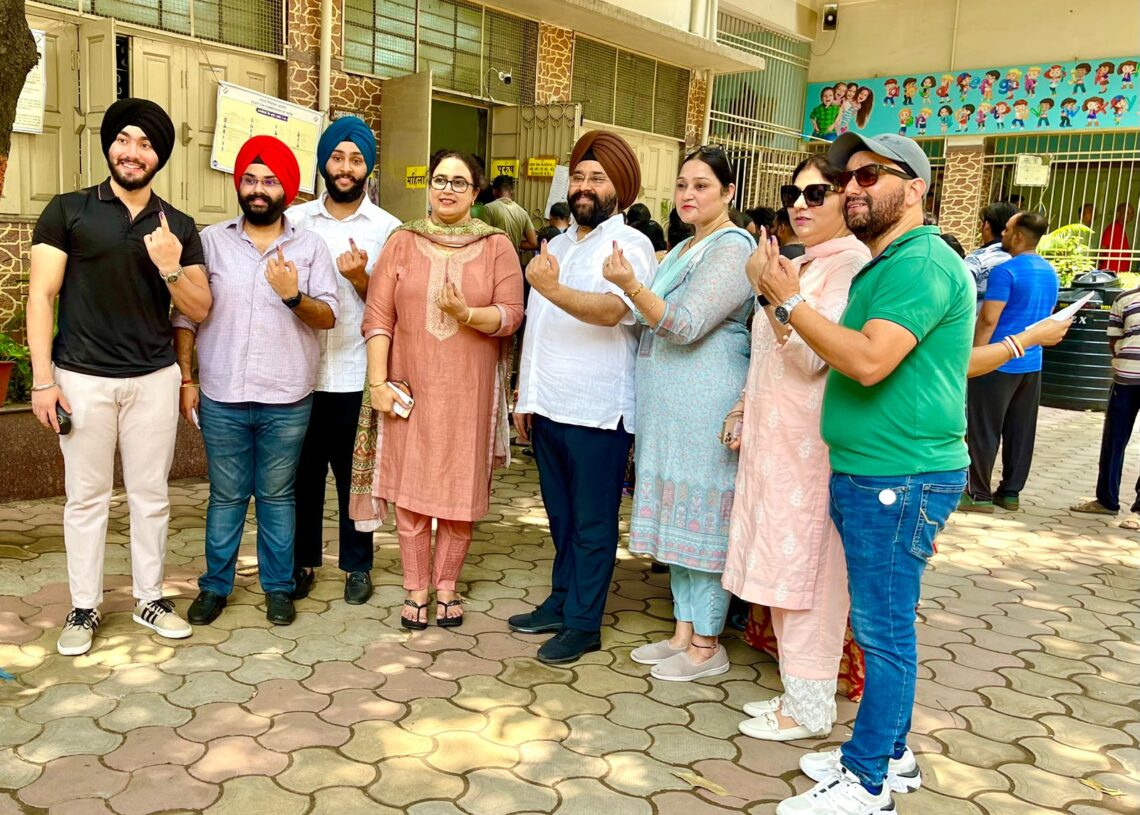 BJP leader Amarpreet Kale casts vote