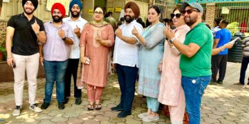 BJP leader Amarpreet Kale casts vote