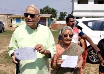 Yashwant Sinha cast vote in Hazaribag for ‘country’s progress’