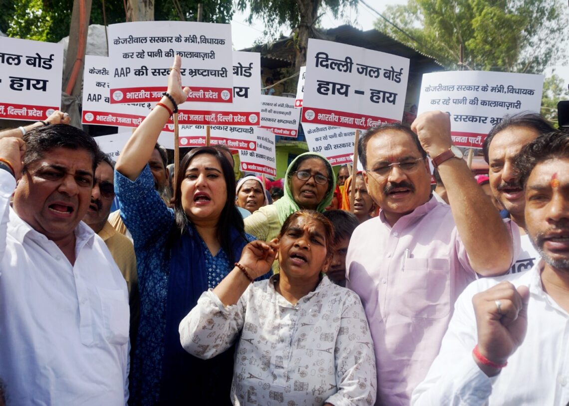BJP protests against AAP-led Delhi govt over water crisis