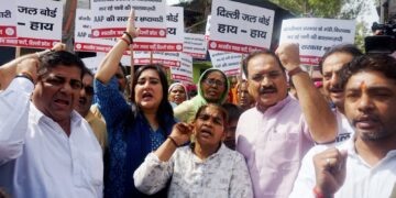 BJP protests against AAP-led Delhi govt over water crisis