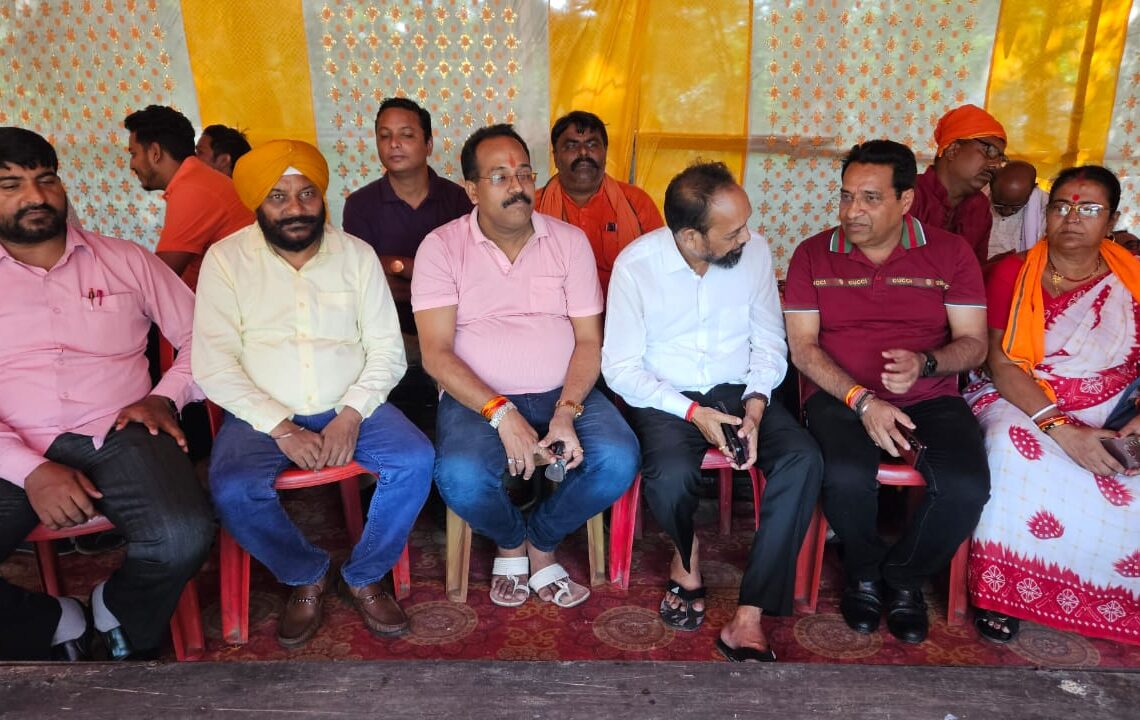 Jamshedpur MP joins BJP workers at EVM surveillance camp