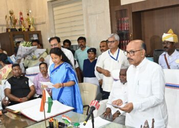 Jharkhand News: Kalpana Soren takes oath as MLA from Gandey