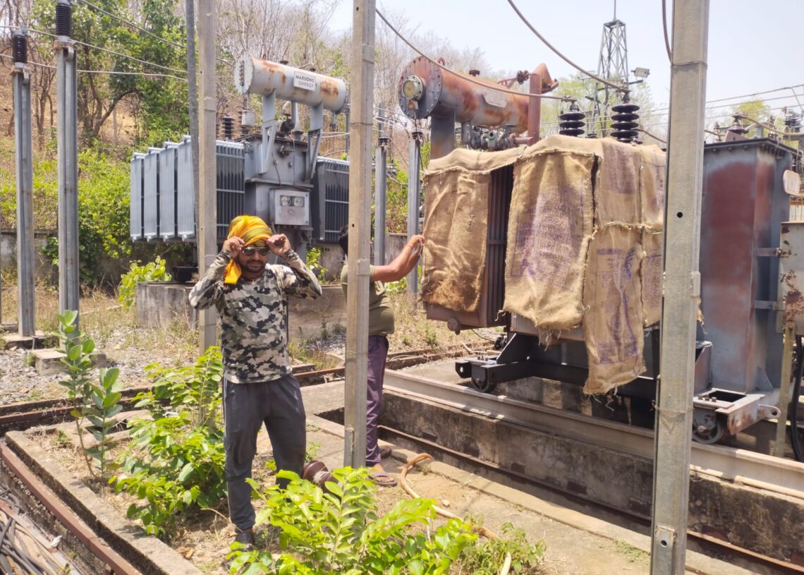 Jharkhand News: Electricity installations get a cool cover in Daltonganj