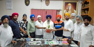 Sakchi Gurudwara President Nishan Singh honoured