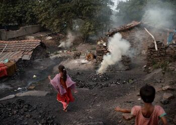 Dhanbad DC directs to screen fake names of Jharia fire-affected residents for shifting