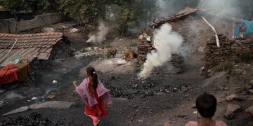 Dhanbad DC directs to screen fake names of Jharia fire-affected residents for shifting