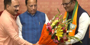 Former AAP Minister Raaj Anand joins BJP in Delhi