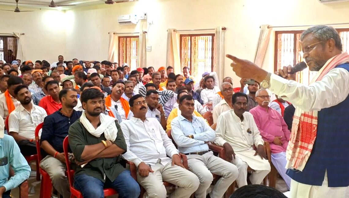 Marandi asks Jharkhand CM to order probe into how tribals are losing against Bangladeshi intruders