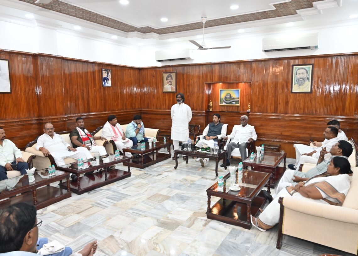 Breaking News: Hemant Soren set to return as CM in Jharkhand