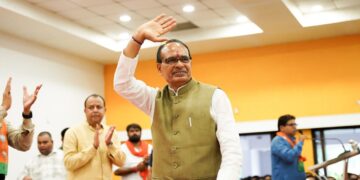 Hemant Soren govt promised 5 lakh jobs, but jobs only appeared on billboards, says Shivraj Singh Chouhan