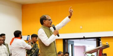 Hemant Soren govt promised 5 lakh jobs, but jobs only appeared on billboards, says Shivraj Singh Chouhan