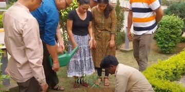 Jharkhand News: IIT ISM Dhanbad faculty members carry out plantation drive