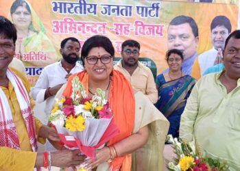 Throw out Hemant govt, says MLA Dr Neera Yadav