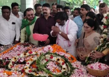 Jharkhand CM Hemant Soren pays homage to Saheed Nirmal Mahto in Jamshedpur