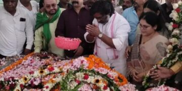 Jharkhand CM Hemant Soren pays homage to Saheed Nirmal Mahto in Jamshedpur