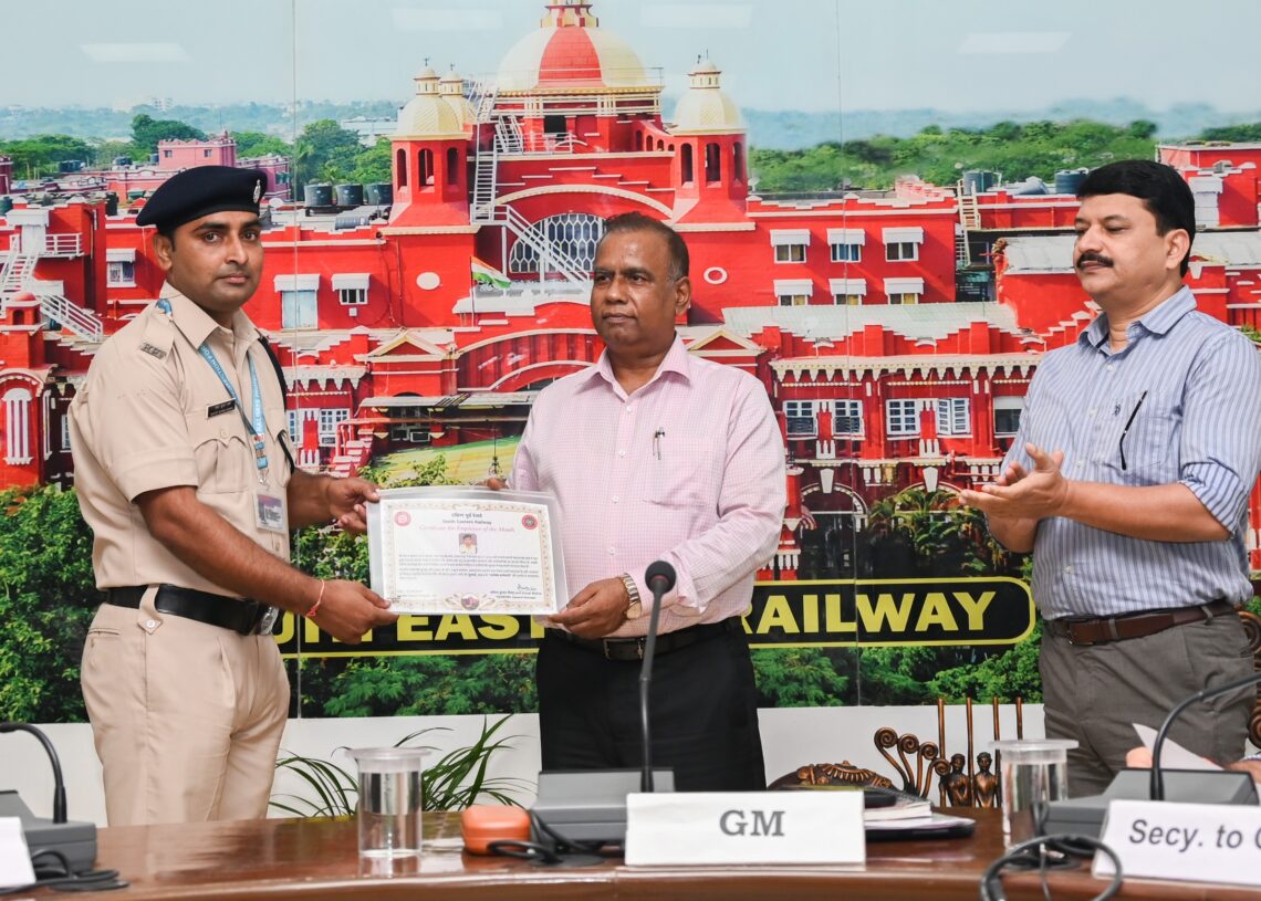 SE Railway starts new initiative to felicitate employee of the month