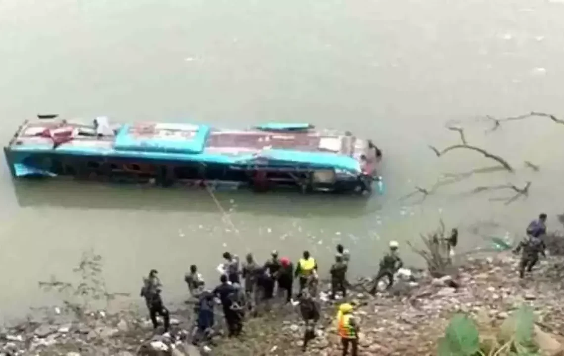 14 dead as Indian bus headed to Kathmandu plunges into river in Nepal