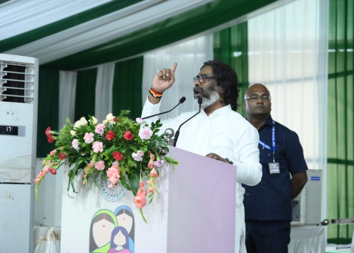 Jharkhand CM transfers Rs 1000 honorarium to 5.91 lakh women’s bank accounts