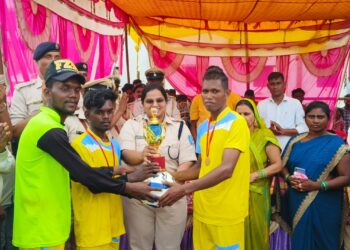 On Palamu SP’s initiative musical chair event held for women, football tourney for boys