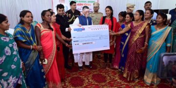 Jharkhand Governor interacts with villagers in Ramgarh