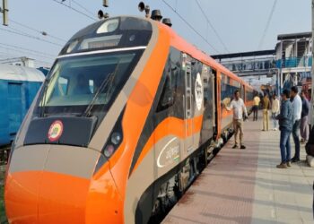 Jharkhand News: Ranchi-Varanasi Vande Bharat train to halt at Parasnath
