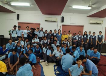 Loyola students spread joy and learning in community outreach