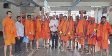 Jamshedpur social worker sends off Kanwaria Group with warm wishes