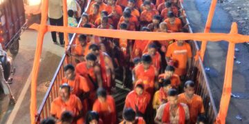 Deoghar Shravan Mela: Over 3 lakh devotees offer Gangajal on 3rd Somwari