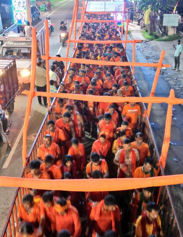 Deoghar Shravan Mela: Over 3 lakh devotees offer Gangajal on 3rd Somwari